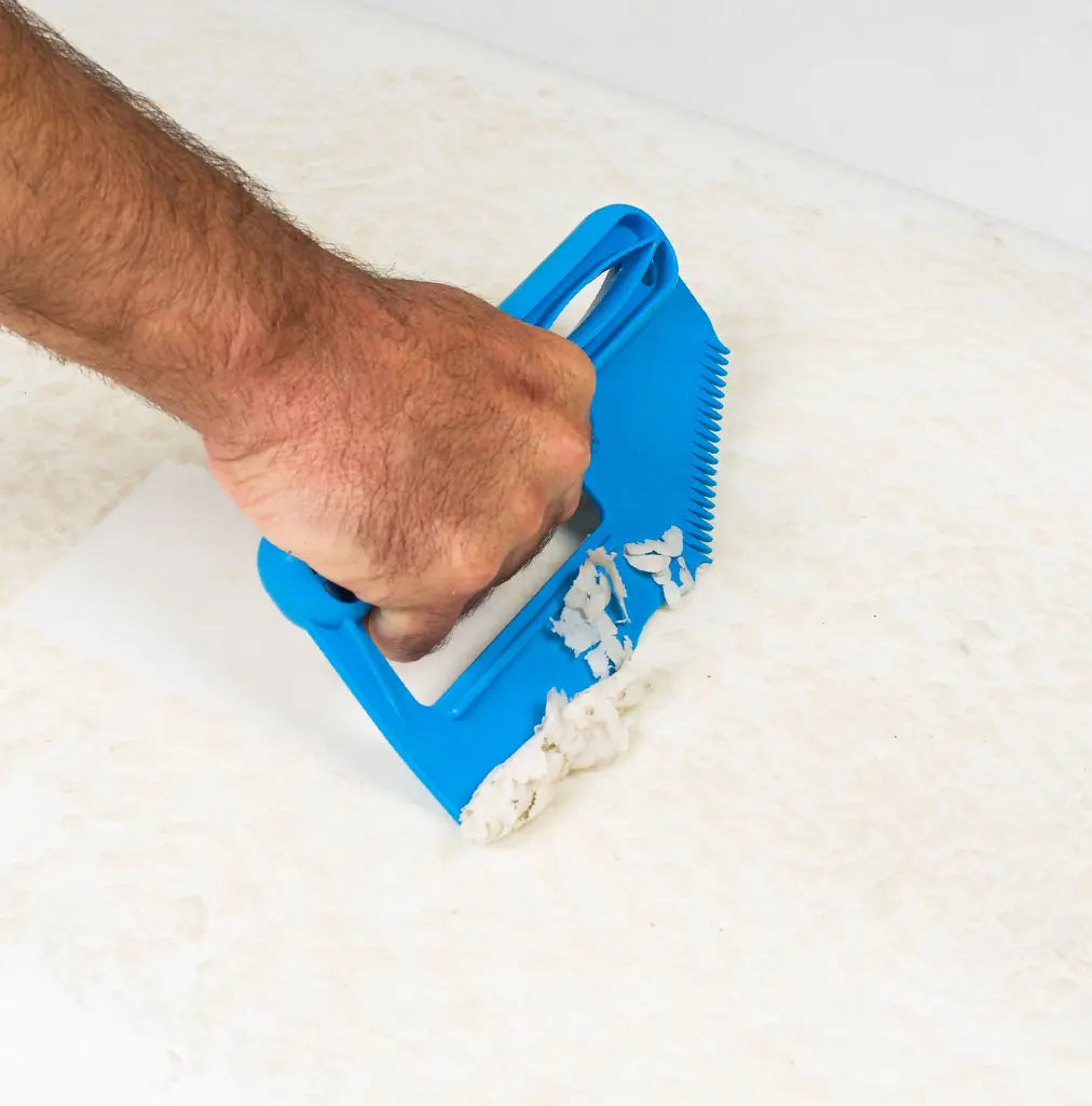 Rascador de parafina y llave de quillas Surflogic Wax Fin Tool en color azul