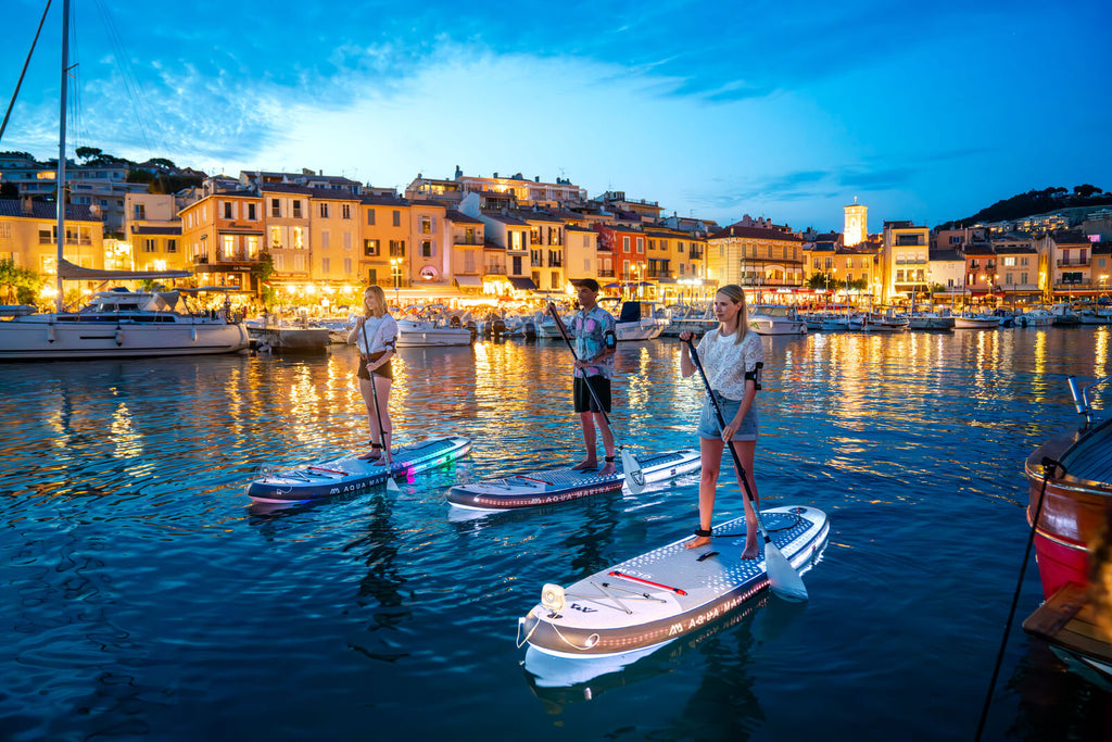 Tabla de paddle surf inflable con luces LED integradas Aqua Marina GLOW 10'4" con remo y batería