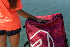 Bolsa de transporte con ruedas para paddle surf Aqua Marina Raspberry 132L  
