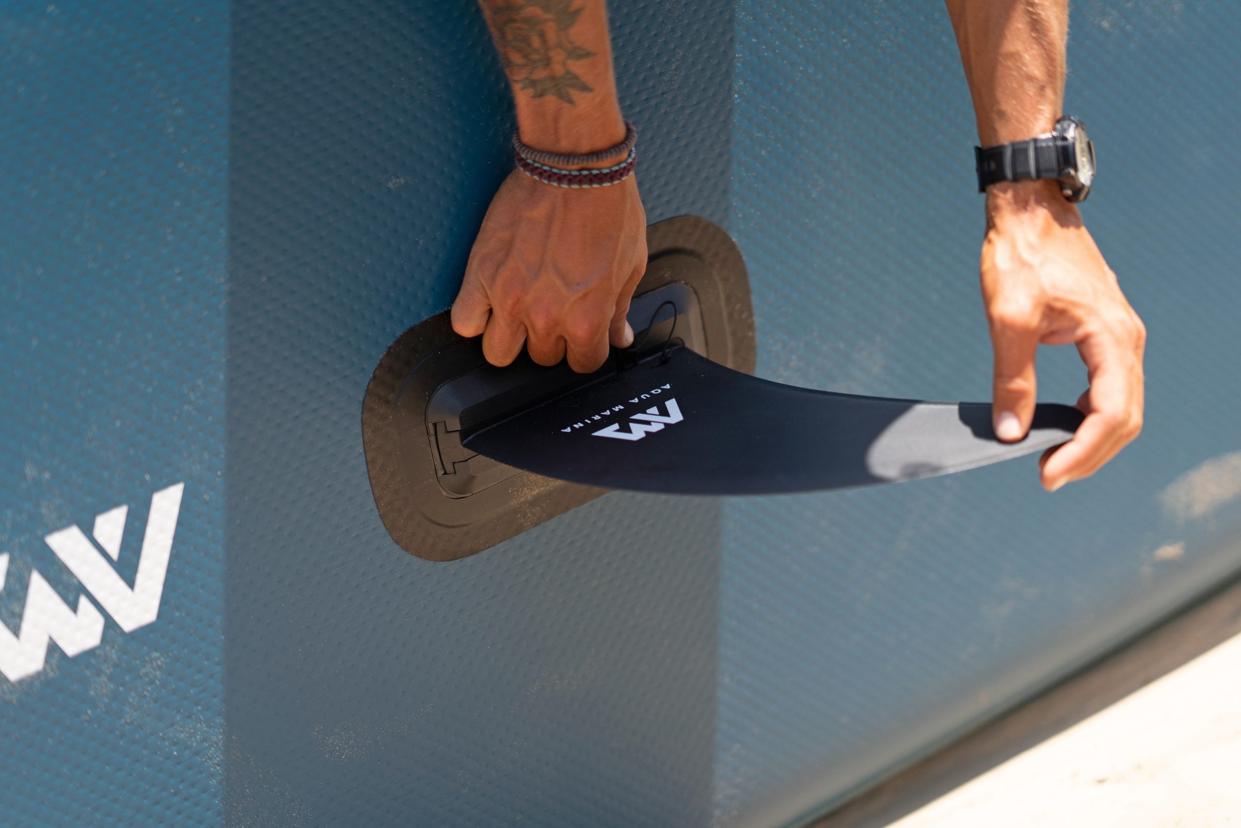Tabla inflable convertible de windsurf y paddle surf Aqua Marina Blade 10'6" con orza y mochila