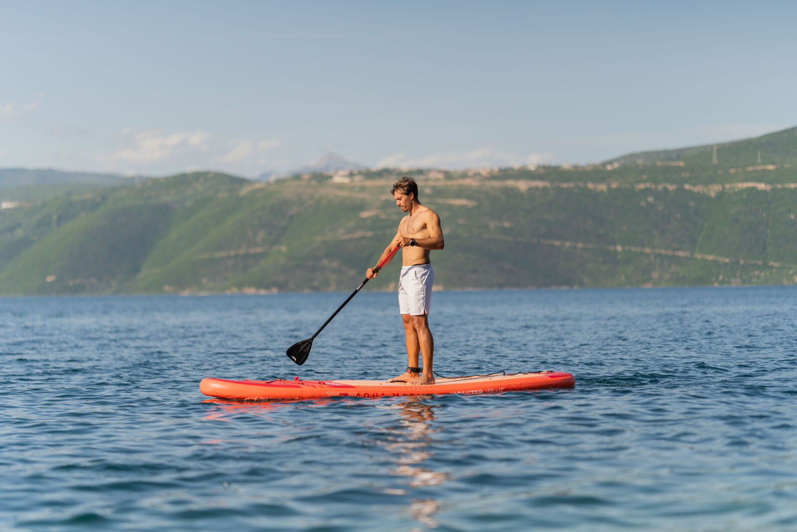 Pack completo de tabla de paddle surf inflable gigante Aqua Marina Monster 12'0" con remo e inflador