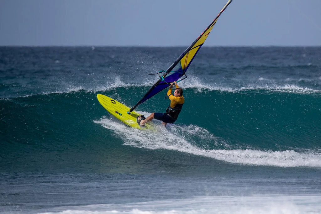 Tabla de windsurf de olas Tri-Fin Duotone Grip Tri 2026