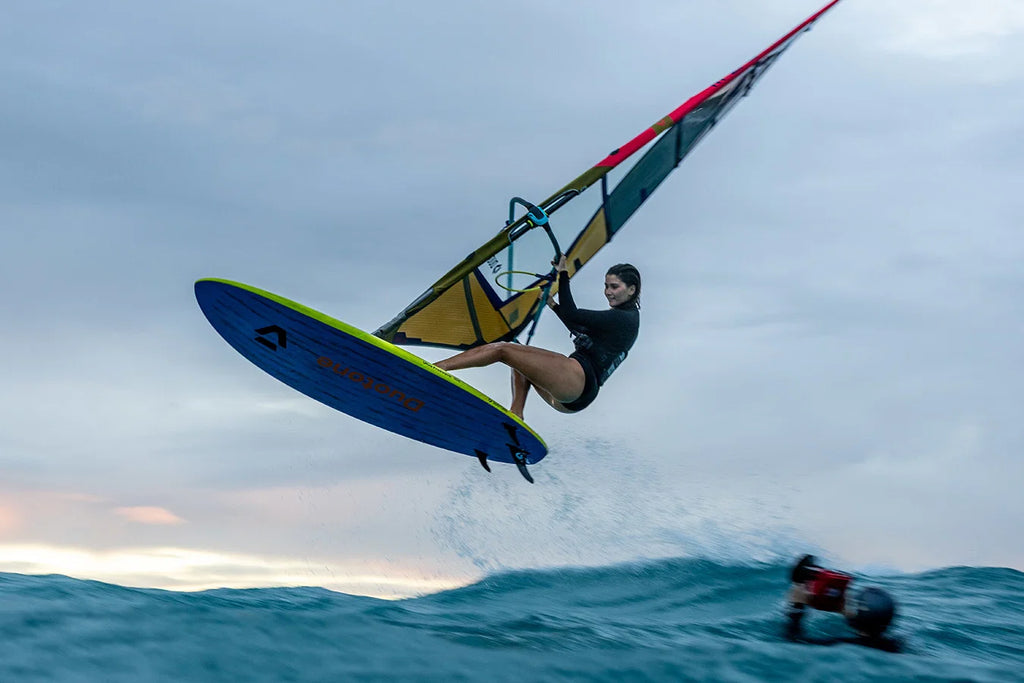 Tabla de windsurf freewave polivalente Duotone Ultra FreeWave 2026