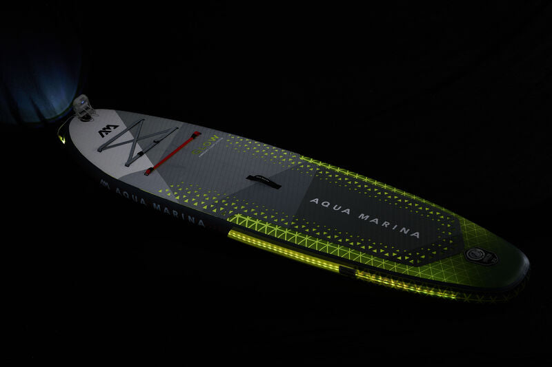 Tabla de paddle surf inflable con luces LED integradas Aqua Marina GLOW 10'4" con remo y batería