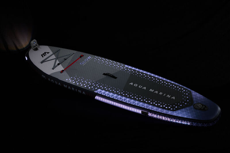 Tabla de paddle surf inflable con luces LED integradas Aqua Marina GLOW 10'4" con remo y batería