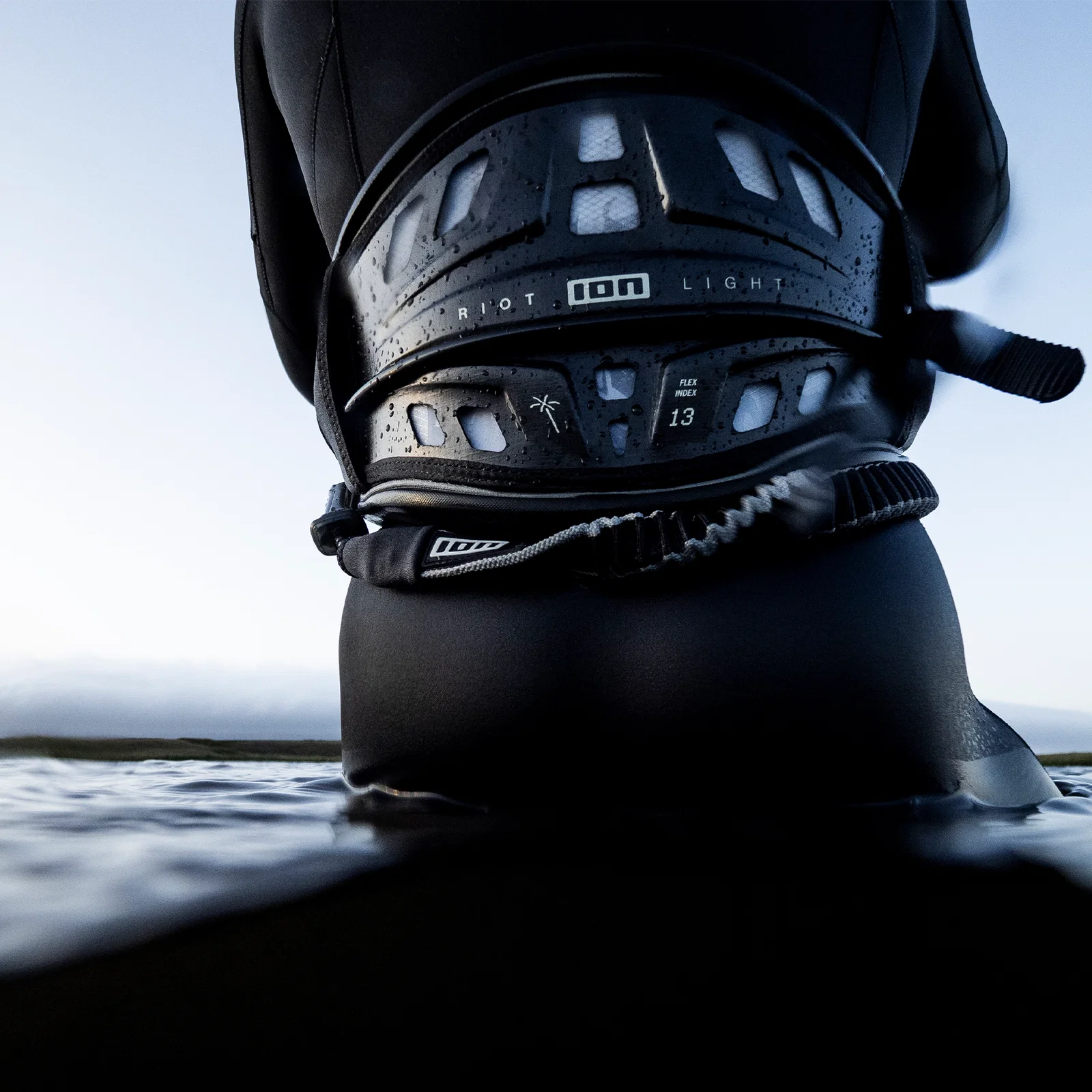Arnés de kitesurf para hombre ION Riot Light 2026