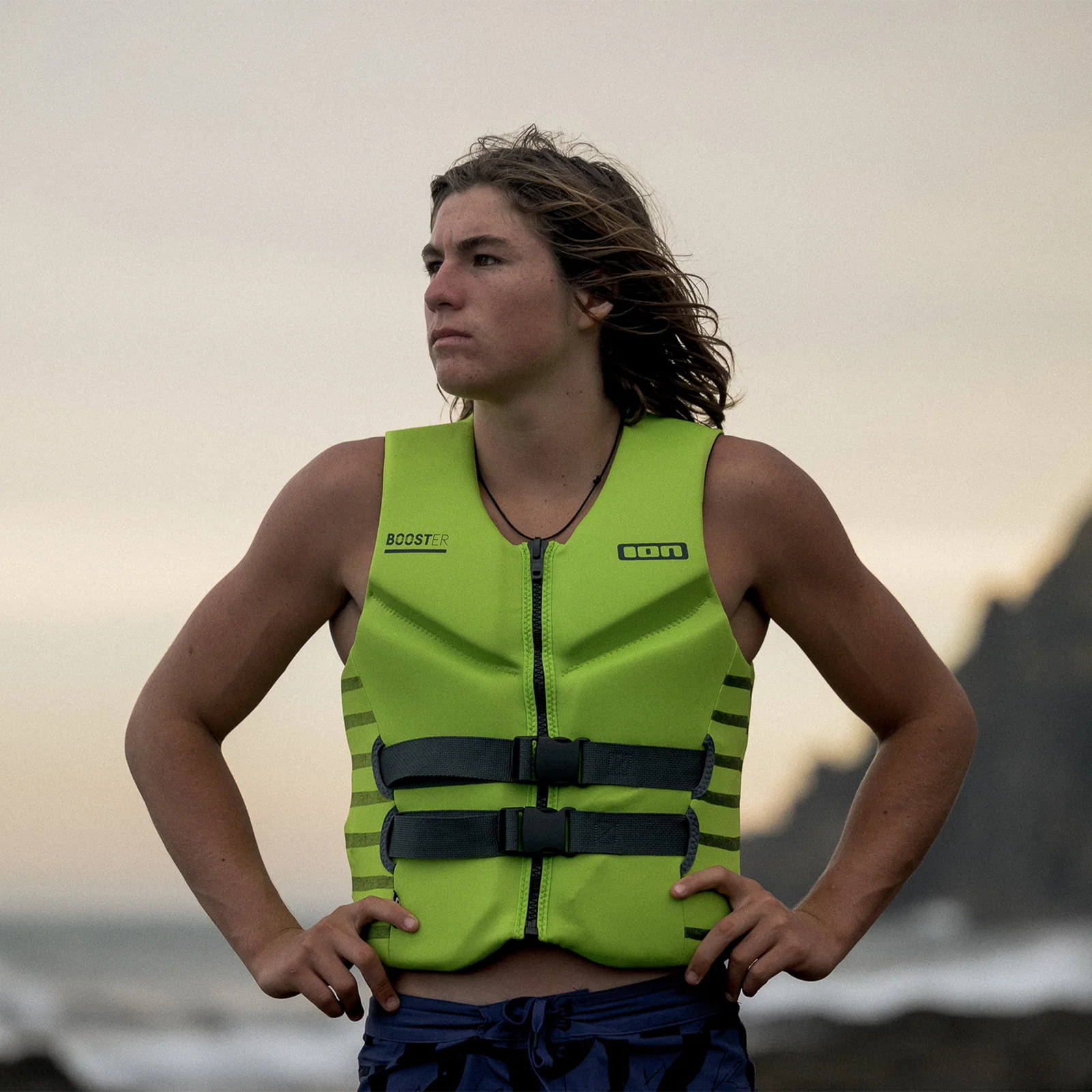 Chaleco salvavidas homologado 50N ION Booster Vest Front Zip en color verde lima