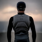 Chaleco de impacto para hombre ION Vector Vest Core Front Zip en color gris verde Sage Grey