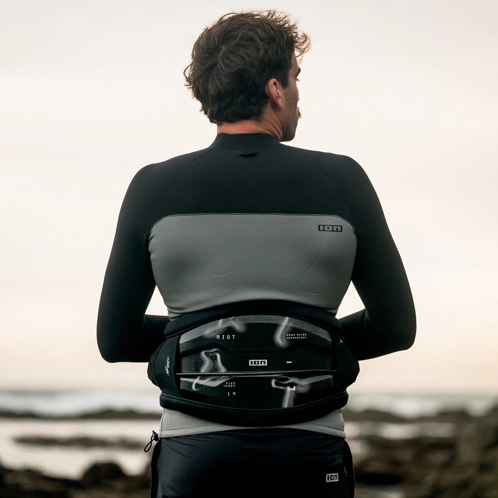 Arnés Kitesurf ION Riot Curv Black