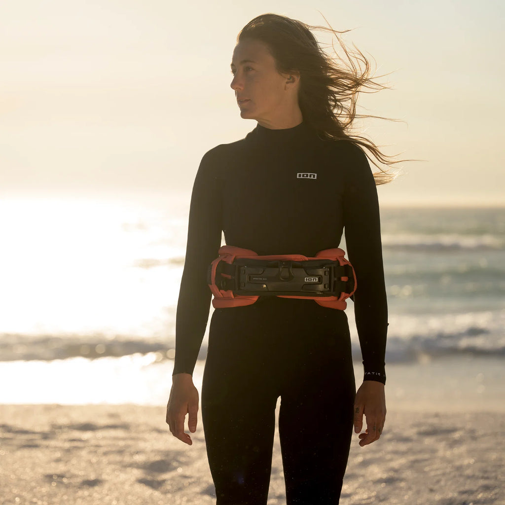 Arnés de kitesurf de cintura para mujer ION Muse en color coral Tiger Coral
