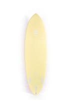 Tabla de surf Indio Surfboards Racer 5'8 en colores crema y rosa flamingo