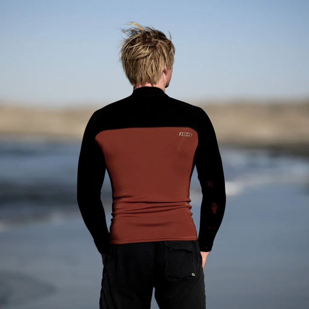 Camiseta de neopreno de manga larga 2/2 mm para hombre ION Neo Top en color Sunbaked Maroon