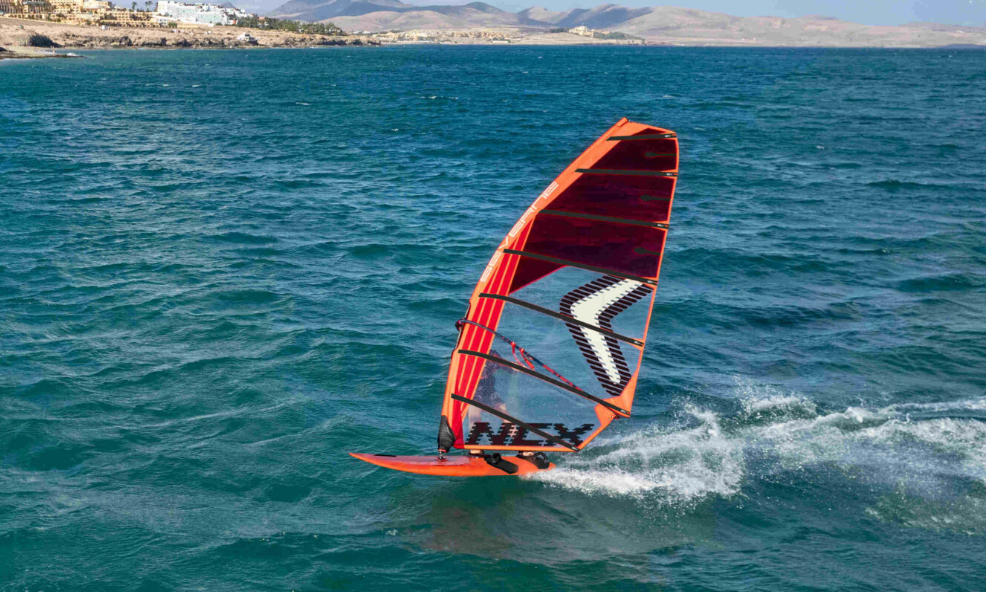 Vela de windsurf Freeride y Slalom No-Cam Severne NCX