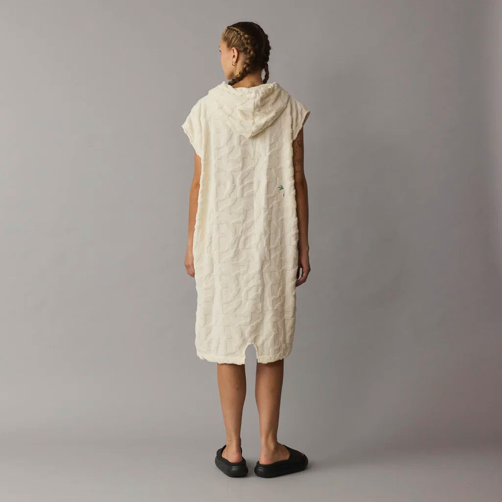 Poncho cambiador prémium de felpa para adulto ION Select Reefside en color Light Beige