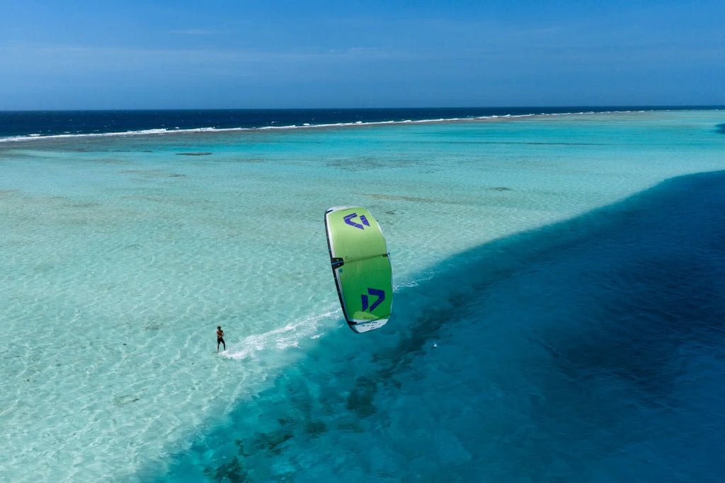 Cometa de kitesurf para olas Duotone Neo SLS 2027 en color Purple / Off-Green