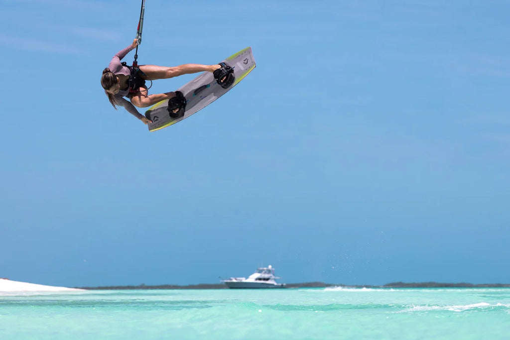 Tabla de kitesurf twintip Duotone Soleil SLS 2027 con construcción de carbono ultraligera