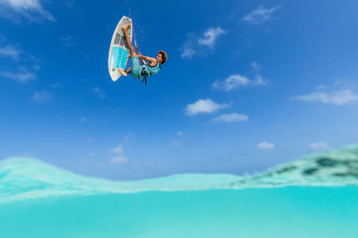 Tabla de kitesurf direccional para viento flojo Duotone Volt D/LAB 2027
