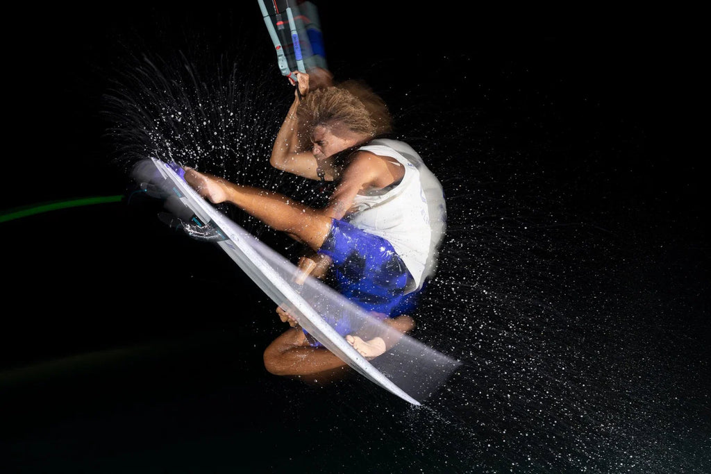 Tabla de kitesurf direccional para viento flojo Duotone Volt SLS 2027