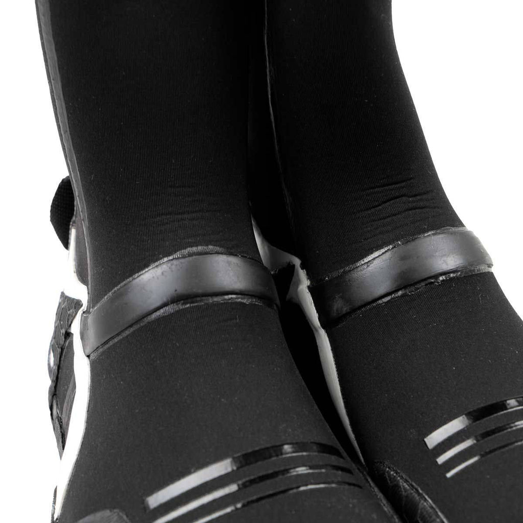 Escarpines de neopreno 5mm Soöruz Guru Split Toe color negro