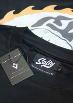 Camiseta de surf Salty Flame Tee con diseño gráfico de fuego en la espalda