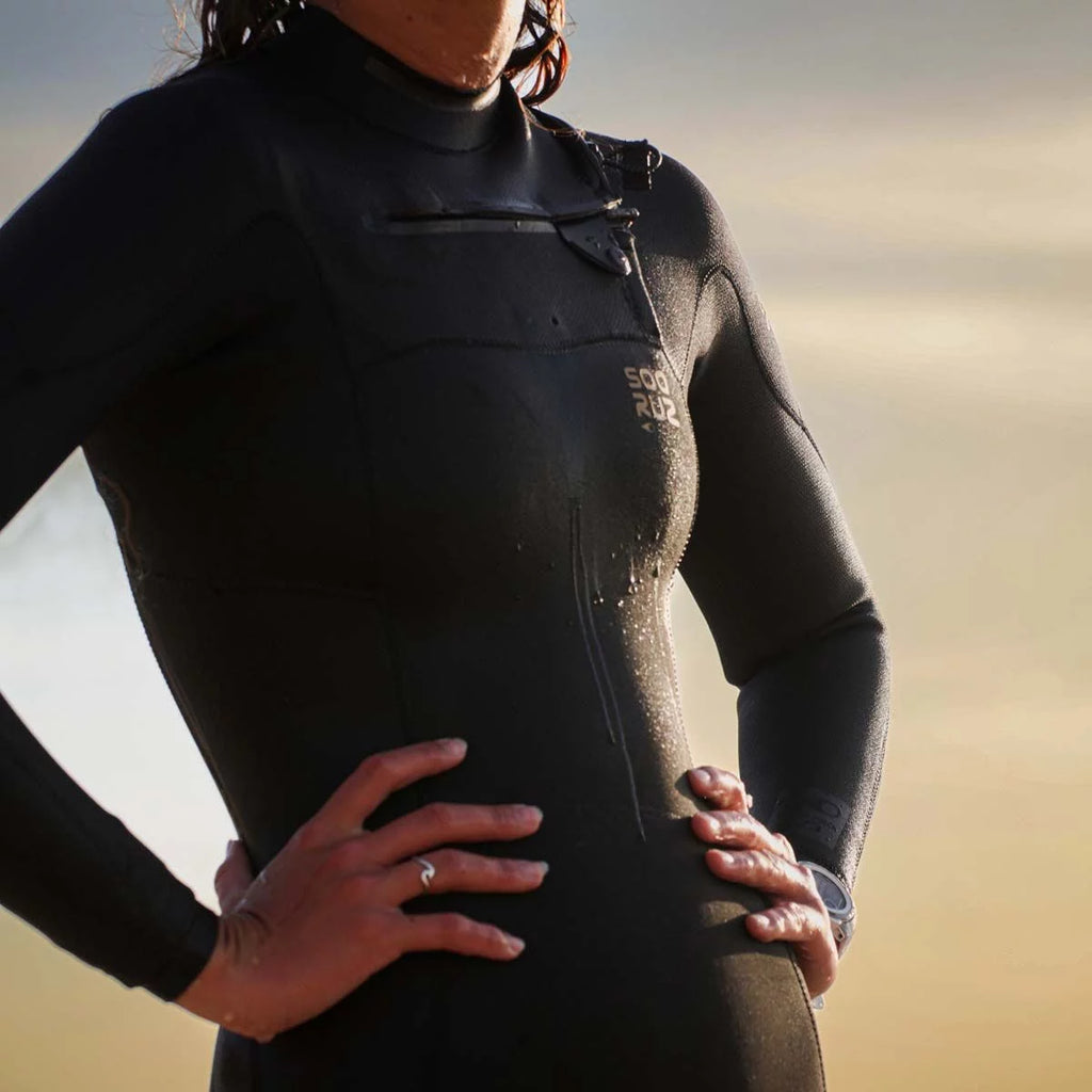 Traje de neopreno largo para mujer 4/3mm Soöruz Guru Pro Chest Zip color negro